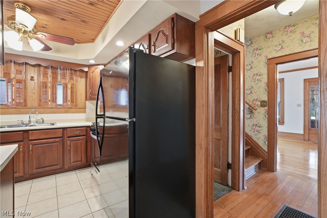 H C Hopkins Ad - Residential