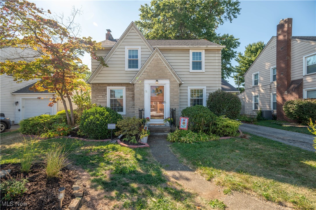 Welcome to 200 Willard Avenue SE, a delightful single-family residence offering comfort, character, and convenience. Nestled in a mature neighborhood, this home presents a wonderful opportunity whether you’re seeking your next family home or a smart investment. This 3 bedroom, 1.5 bath home has hardwood floor throughout. Built in 1942, this home features traditional wood-frame construction and classic architectural elements that lend warmth and timeless appeal. Enjoy the inviting family room with fireplace for cozy evenings. The living room is also equipped with a gas fireplace. Patio and deck areas; great for entertaining. Generous outdoor space plus basement/bonus areas give room for hobbies, or entertaining. Not only is there a shed but for those with a green thumb there is a greenhouse. Updates include new windows, roof and furnace. Call today for your private showing.
Recent Updates & Condition: Roof work, electrical box updates, patio/deck & shed roof updates mentioned in past descriptions. These improvements help reduce immediate maintenance needs.
Redfin
Schools / Neighborhood: Located in the 44483 ZIP code, served by the Warren City School District. Within about a mile of Lincoln K-8 and slightly more to Warren G. Harding High. Neighborhood features typical of older Warren — a sense of community and access to city amenities.
Zillow
+1
Value & Pricing: Previous sale in 2010 was ~$80,000; current Zillow estimates are around ~$102,900. Sales range historically is estimated between ~$82,000–$122,000.
Zillow
+1
Why You’ll Love It
This home strikes a balance between character and practicality — fireplaces, classic build, yet with some modern updates.
G
Great for buyers who appreciate an established neighborhood with proximity to city schools, services, and amenities but without needing a high-end price tag.