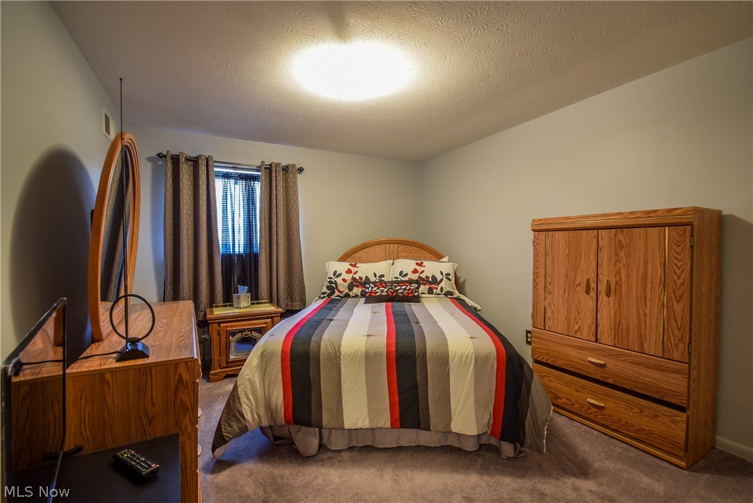 Golden Oaks - Residential