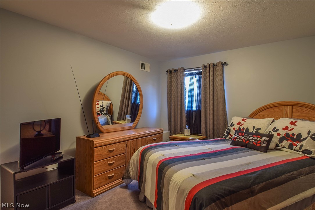 Golden Oaks - Residential