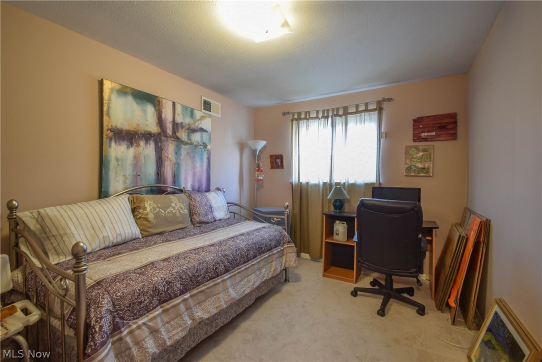 Golden Oaks - Residential