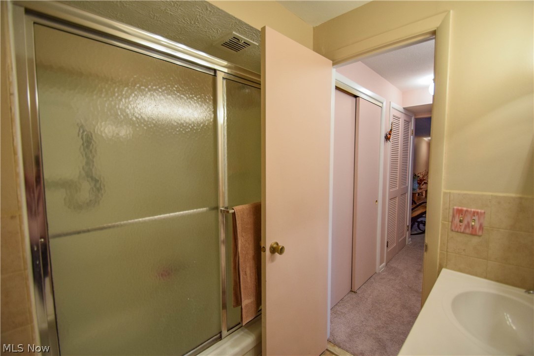 Golden Oaks - Residential