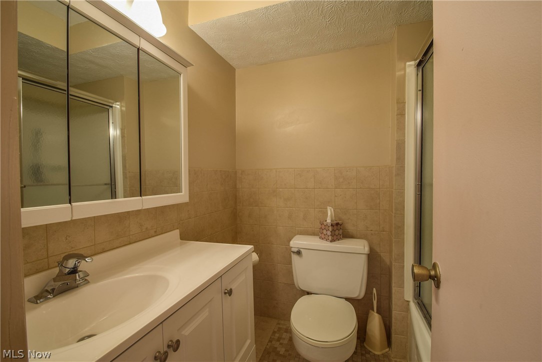 Golden Oaks - Residential