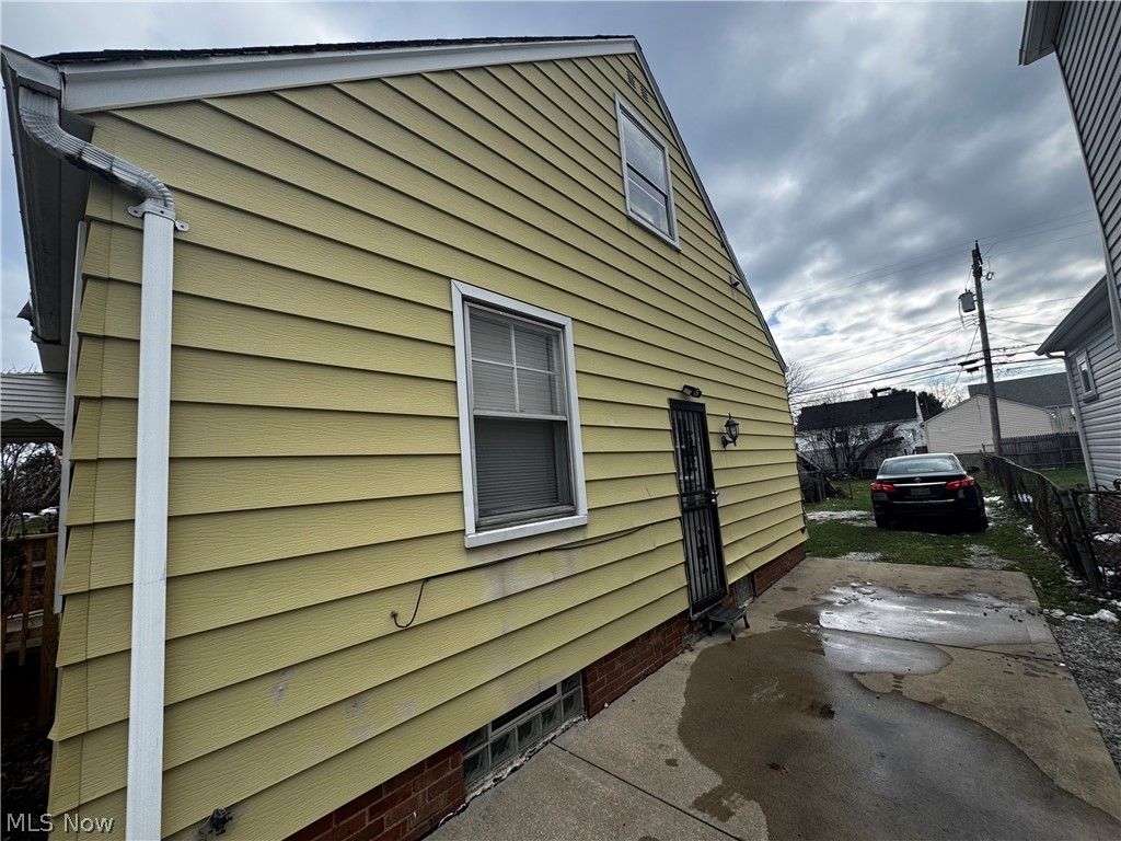 Photo of 5593 South Boulevard, Maple Heights, OH 44137 (MLS # 5194969)