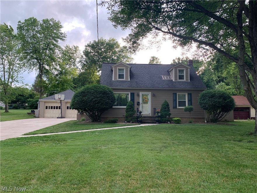 What an awesome 4 bedroom Cape Cod home that has many updates. This adorable home located in Austintown school district has a large kitchen that opens up to an eat in area and large living room. Large walk out basement and beautiful screened in back patio. This home truly is  a must see!