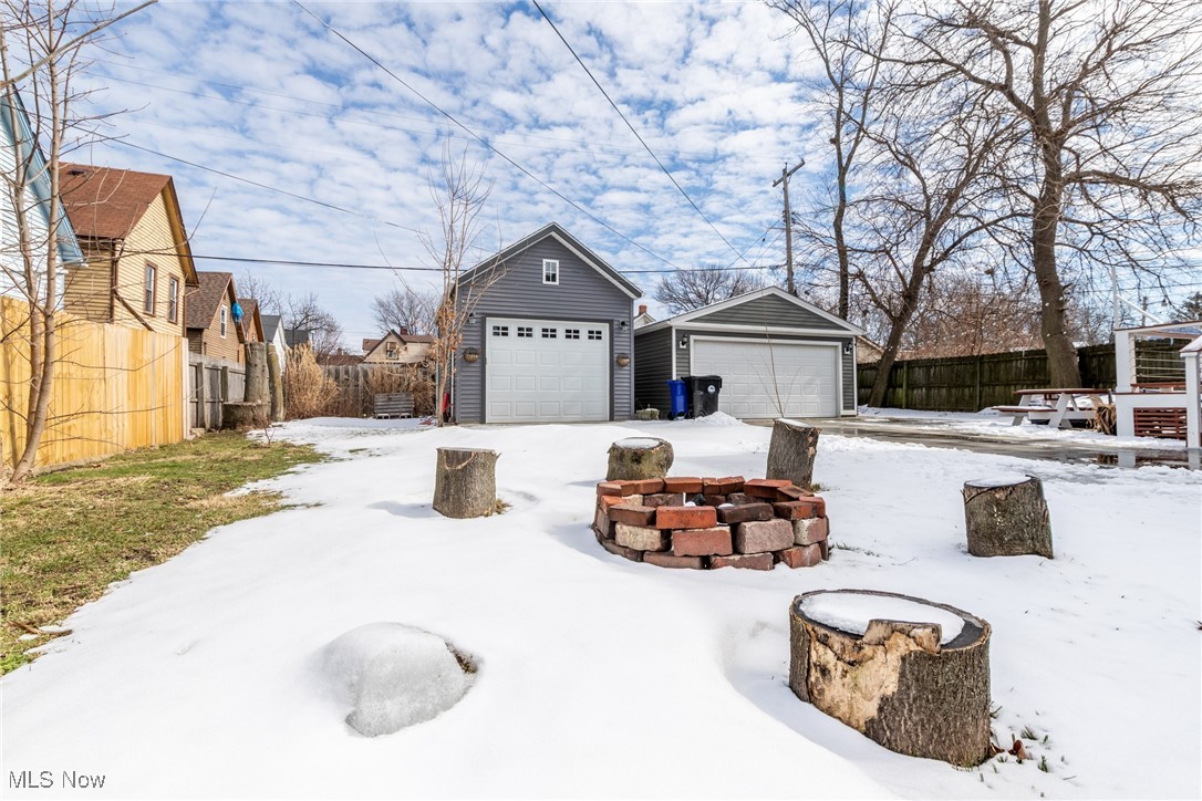 Cleveland, Ohio 44102, United States, 2 Bedrooms Bedrooms, ,2 BathroomsBathrooms,Residential,Pending,113837