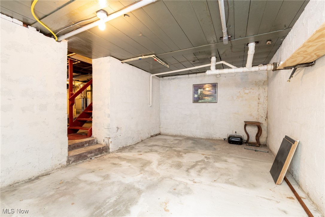 Cleveland, Ohio 44102, United States, 2 Bedrooms Bedrooms, ,2 BathroomsBathrooms,Residential,Pending,113837