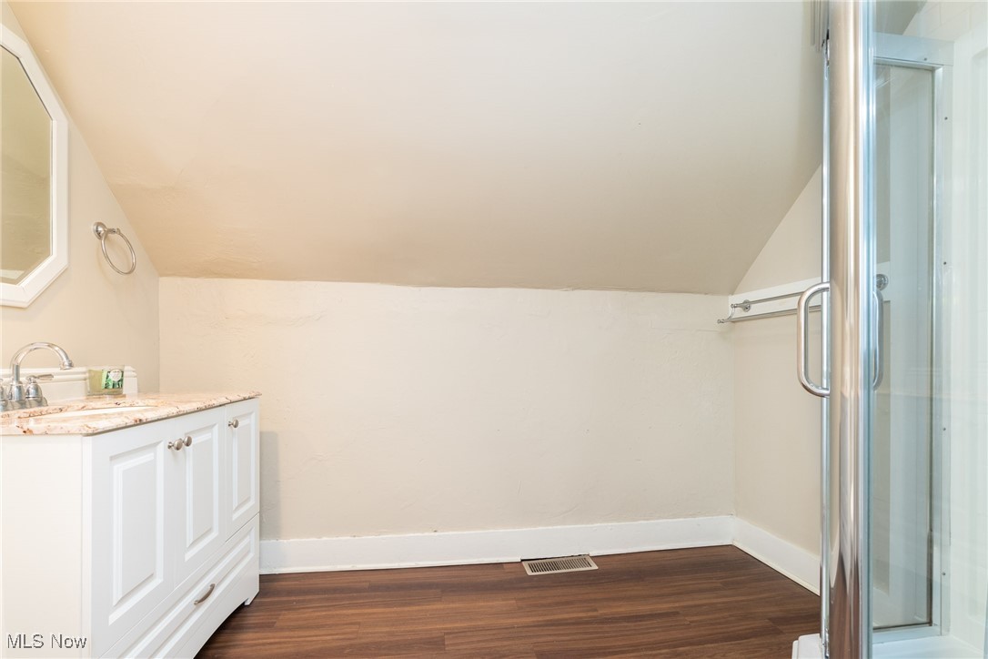 Cleveland, Ohio 44102, United States, 2 Bedrooms Bedrooms, ,2 BathroomsBathrooms,Residential,Pending,113837