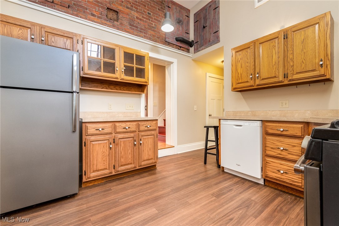 Cleveland, Ohio 44102, United States, 2 Bedrooms Bedrooms, ,2 BathroomsBathrooms,Residential,Pending,113837