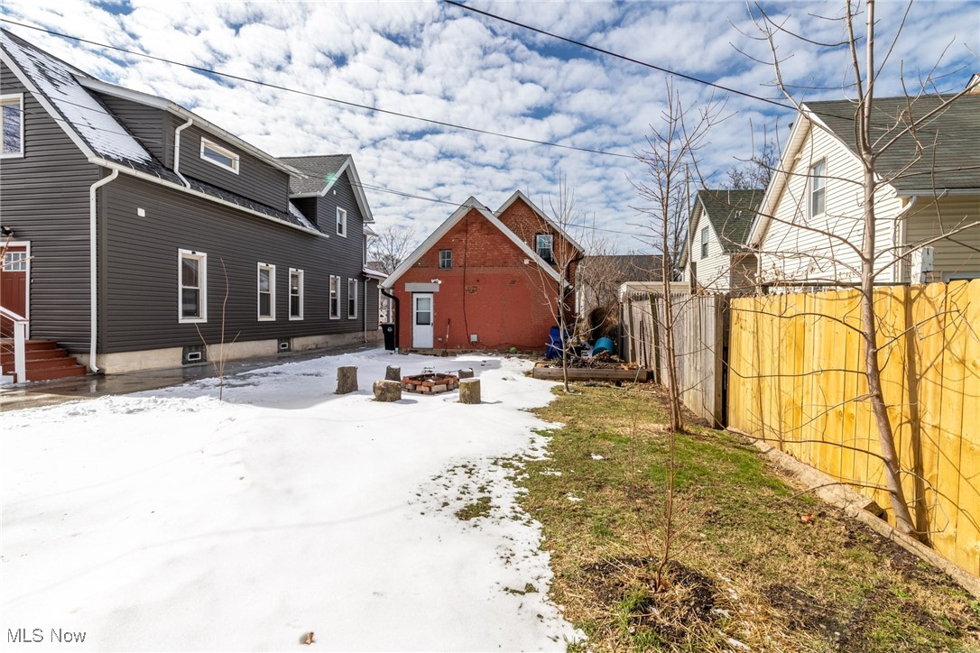 Cleveland, Ohio 44102, United States, 2 Bedrooms Bedrooms, ,2 BathroomsBathrooms,Residential,Pending,113837