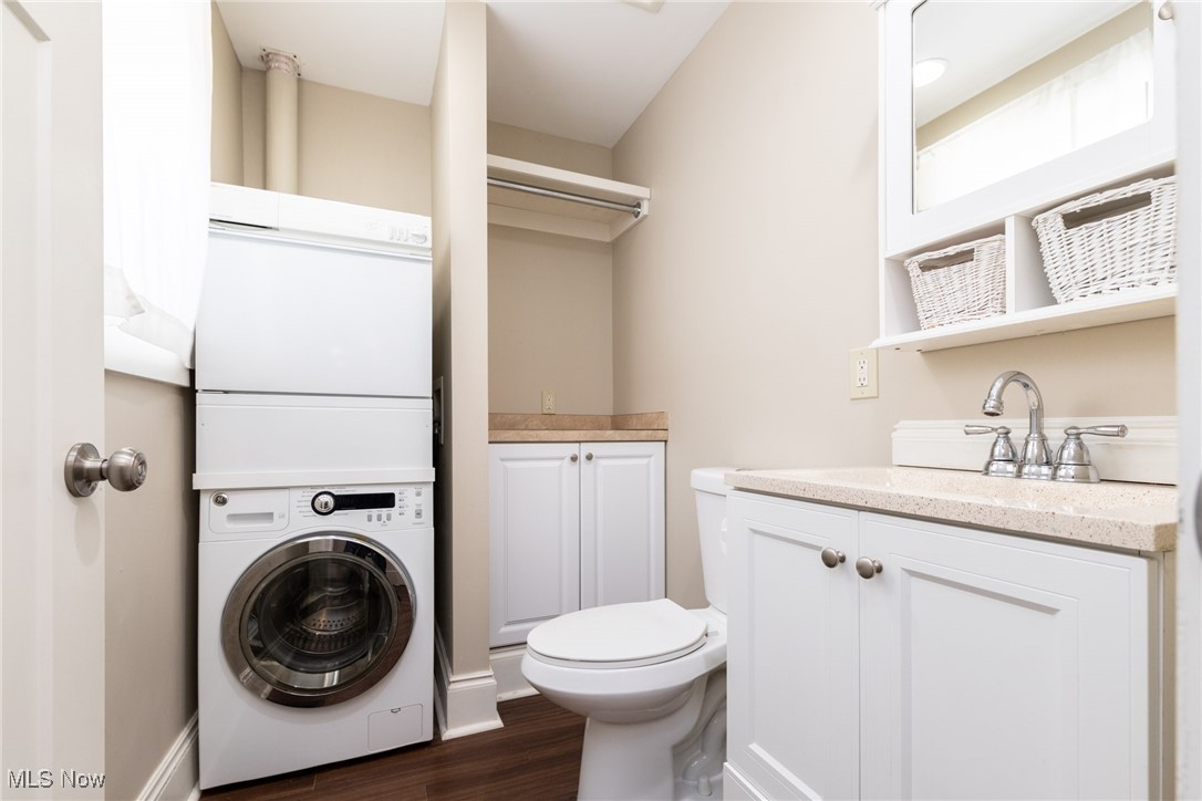 Cleveland, Ohio 44102, United States, 2 Bedrooms Bedrooms, ,2 BathroomsBathrooms,Residential,Pending,113837