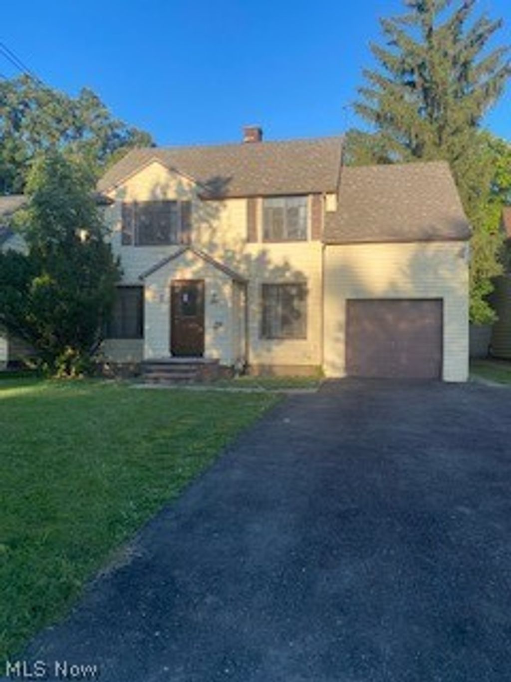 Photo of 1985 Revere Road, Cleveland, OH 44118 (MLS # 5188884)