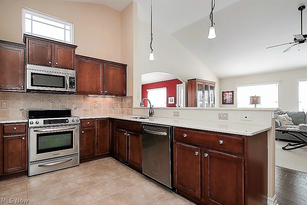 Arbor Lakes @ Cobblestone Pk - Residential