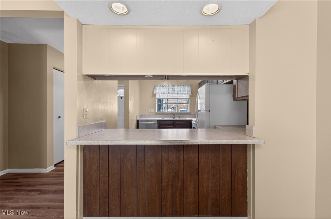 Hillsdale Rdg Condo - Residential