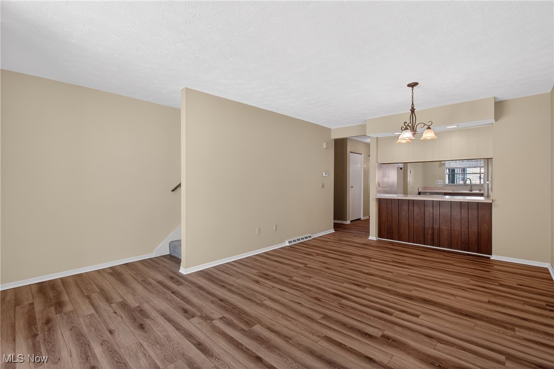 Hillsdale Rdg Condo - Residential
