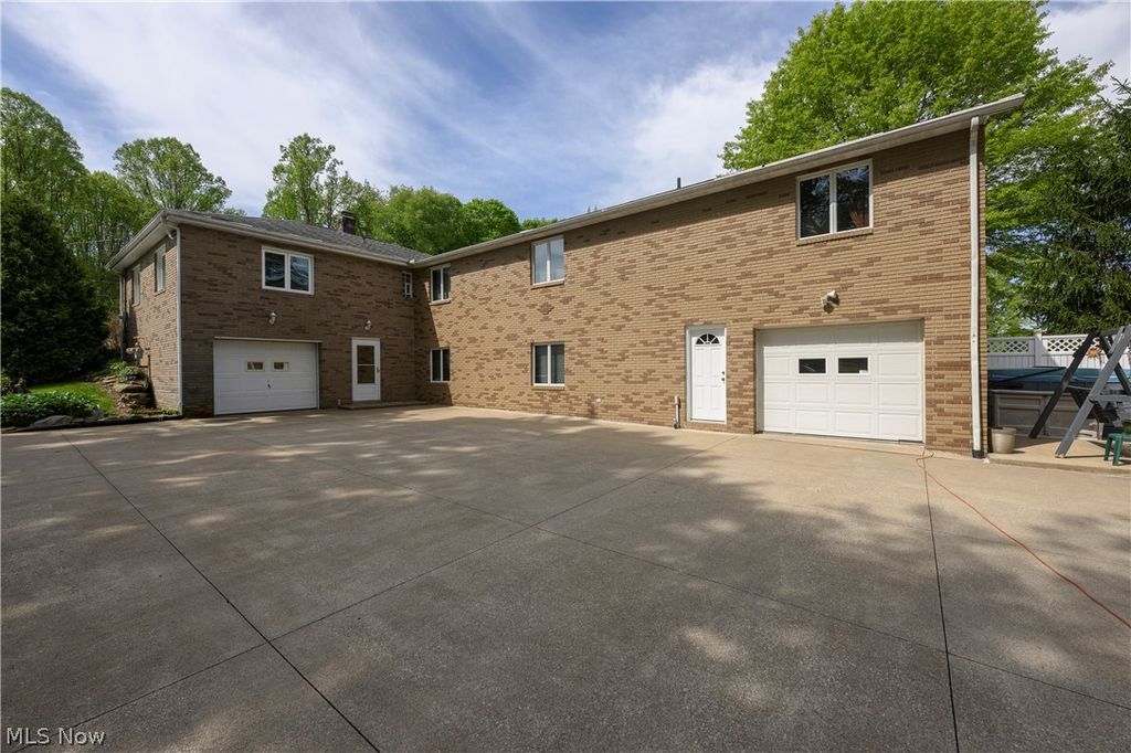 Photo of 2677 Summit Road, Akron, OH 44321 (MLS # 5209719)