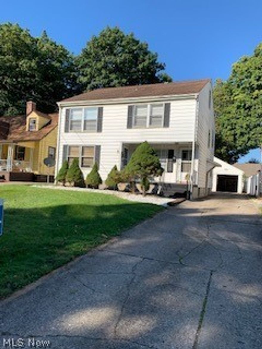 Very Well Maintained Austintown Duplex Located in Wickcliff Area.  Separate Utilities and entrances. Long term tenant in the 1st floor unit and 2nd & 3rd floor have just been refurbished and made rent ready.  Basement and Garage are shared between tenants. Close to Restaurants, Banks, Shopping, etc.