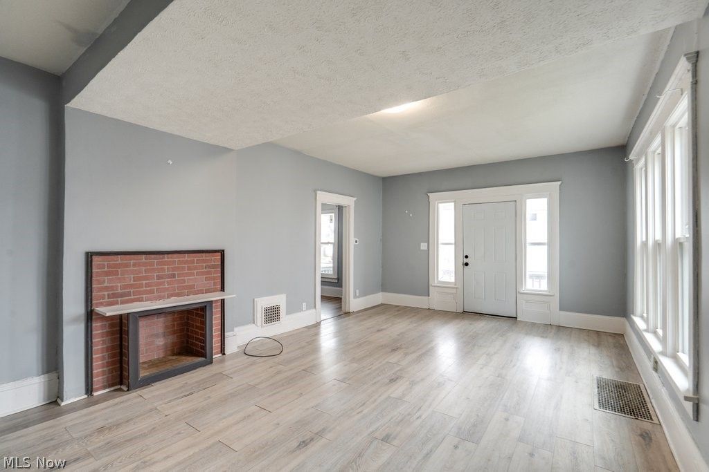 Photo of 821 19th Street NW, Canton, OH 44709 (MLS # 5195129)