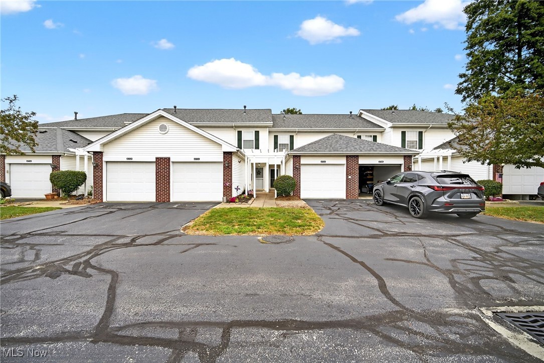 Courtyard Crystal Lake - Residential