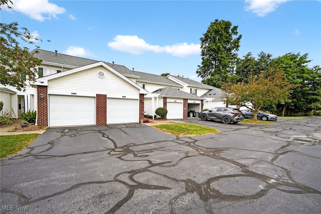 Courtyard Crystal Lake - Residential
