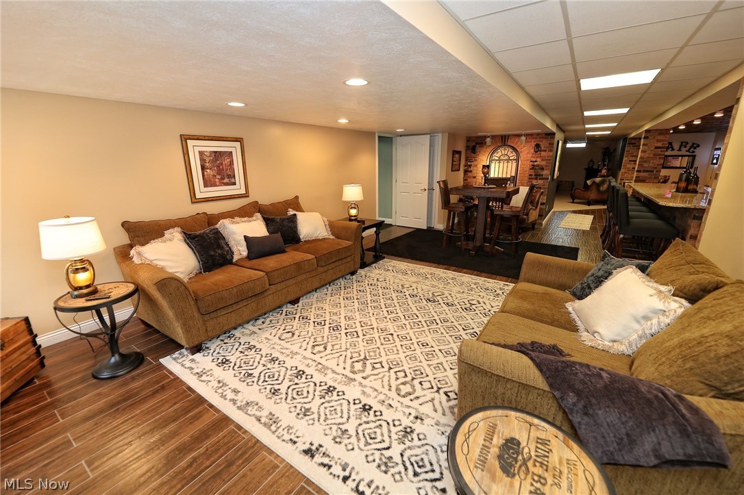 Wellesley Chase 01 - Residential