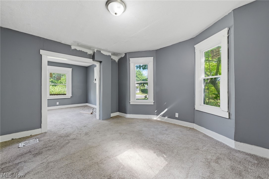 3337 E 143rd Street