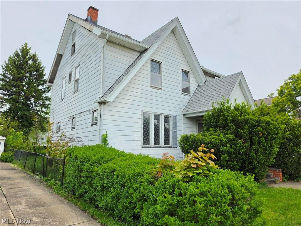 Photo of 10605 Grace Avenue, Garfield Heights, OH 44125 (MLS # 5210669)