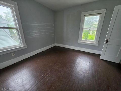 Tiny photo for 10605 Grace Avenue, Garfield Heights, OH 44125 (MLS # 5210669)