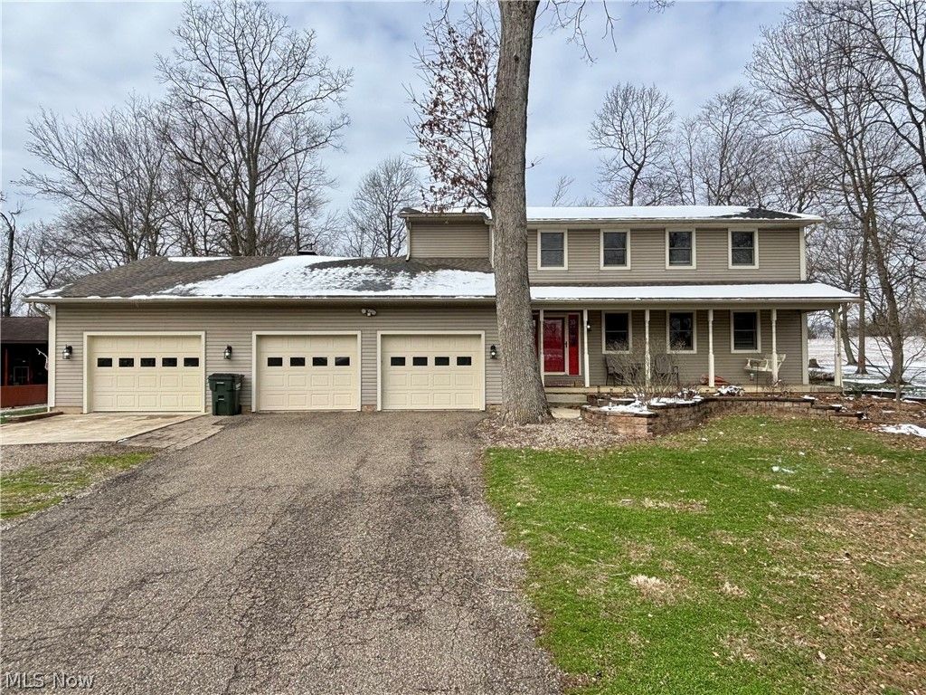 Photo of 5135 Tiffany Drive, Zanesville, OH 43701 (MLS # 5195143)