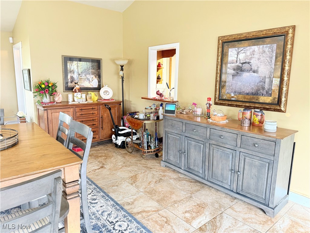 4018 Cleveland Road E