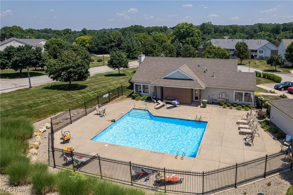 Brookledge Commons Condos - Residential