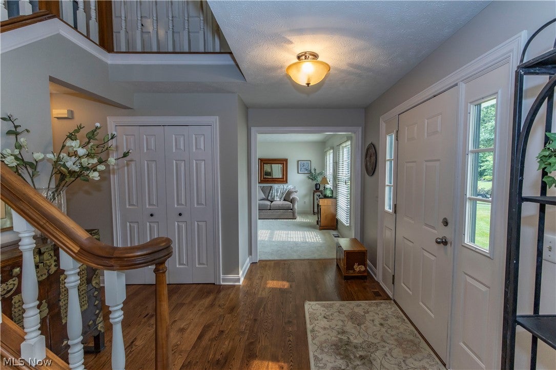 300 Lakeview Circle