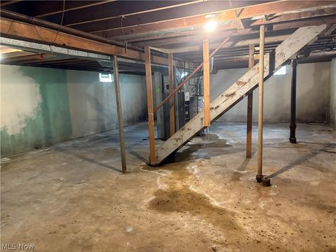 Tiny photo for 860 Mercer Avenue, Akron, OH 44320 (MLS # 5203088)