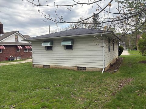 Tiny photo for 860 Mercer Avenue, Akron, OH 44320 (MLS # 5203088)
