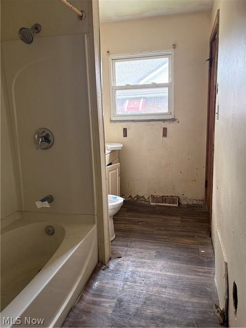 Tiny photo for 860 Mercer Avenue, Akron, OH 44320 (MLS # 5203088)