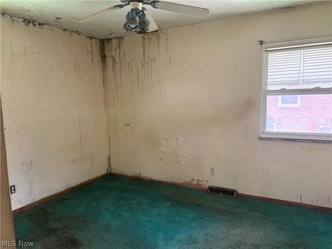 Tiny photo for 860 Mercer Avenue, Akron, OH 44320 (MLS # 5203088)