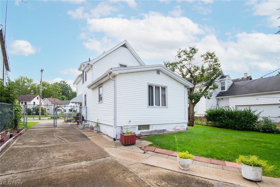 Bungalow Terrace - Residential