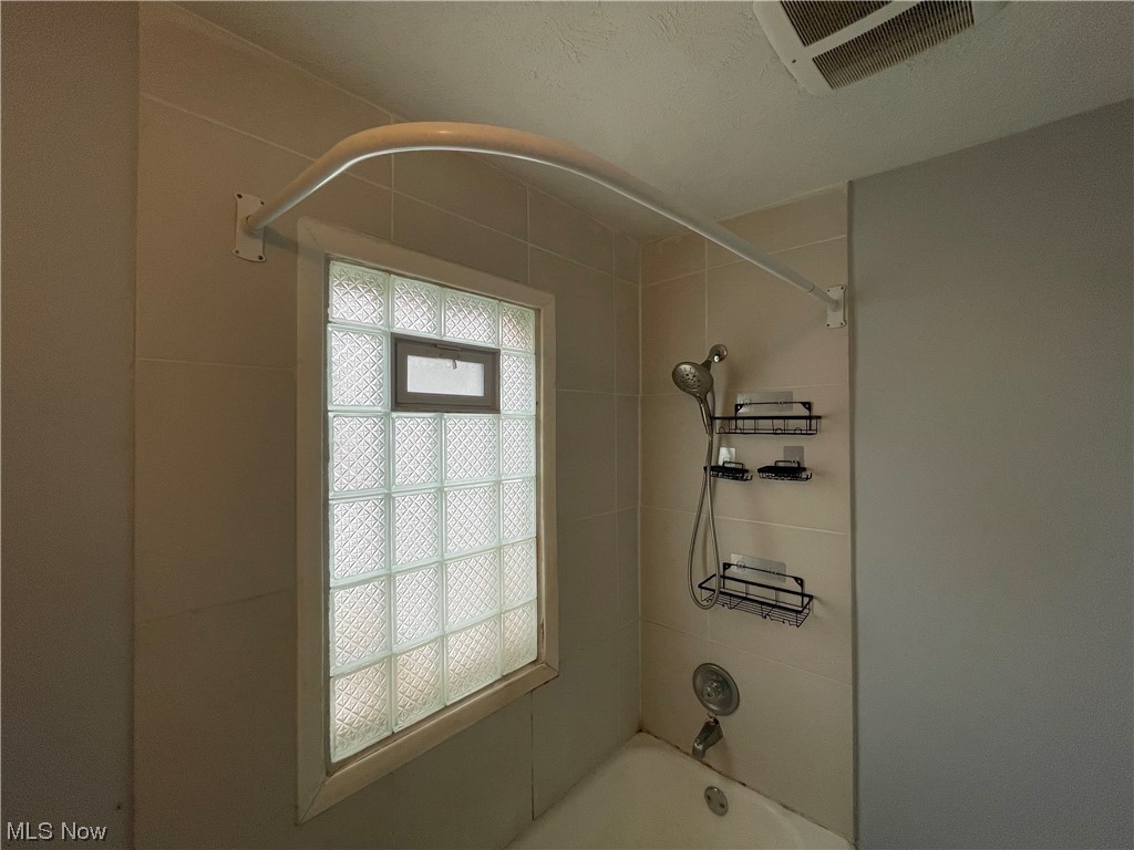 Lorain Heights 02 - Residential Lease