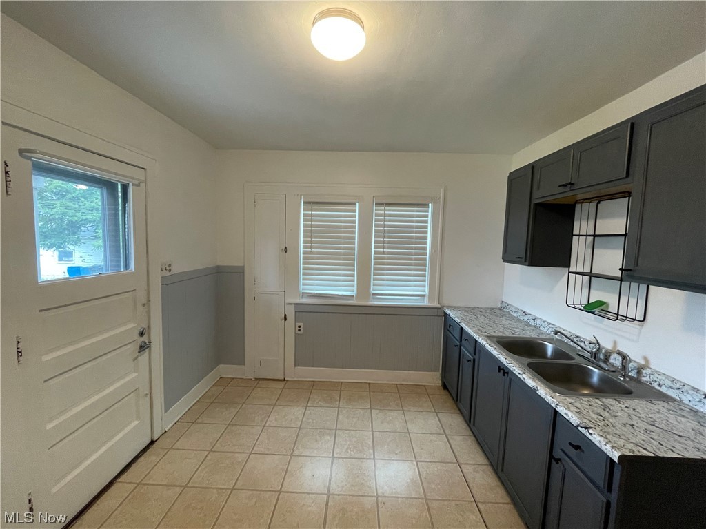 Lorain Heights 02 - Residential Lease