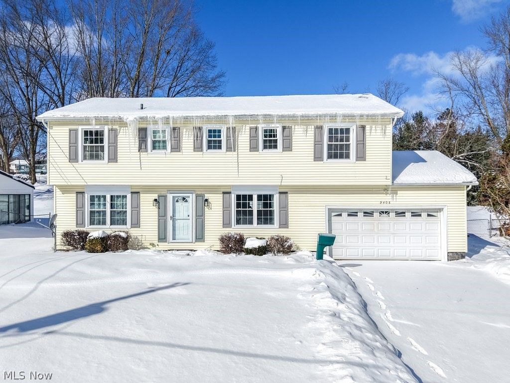 Photo of 9408 Fairfield Drive, Twinsburg, OH 44087 (MLS # 5185531)