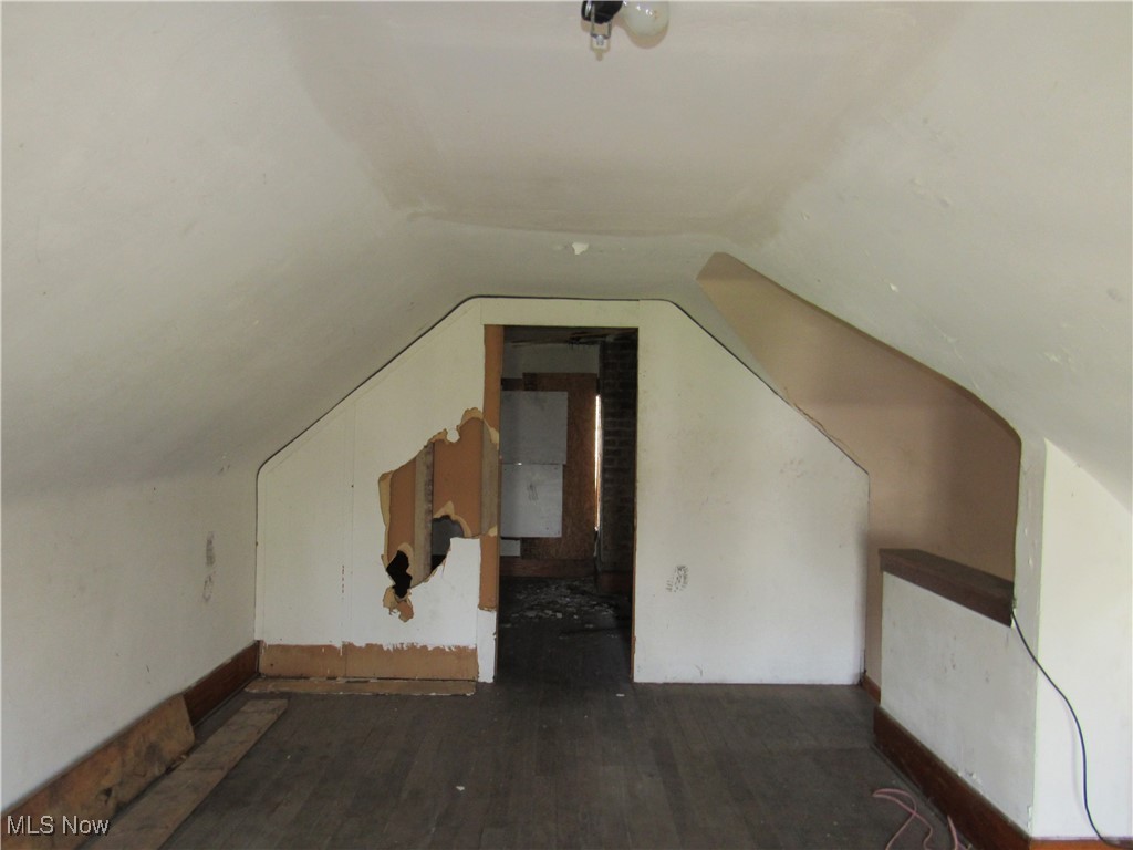 325 Hillwood Drive, Akron, Ohio image 28