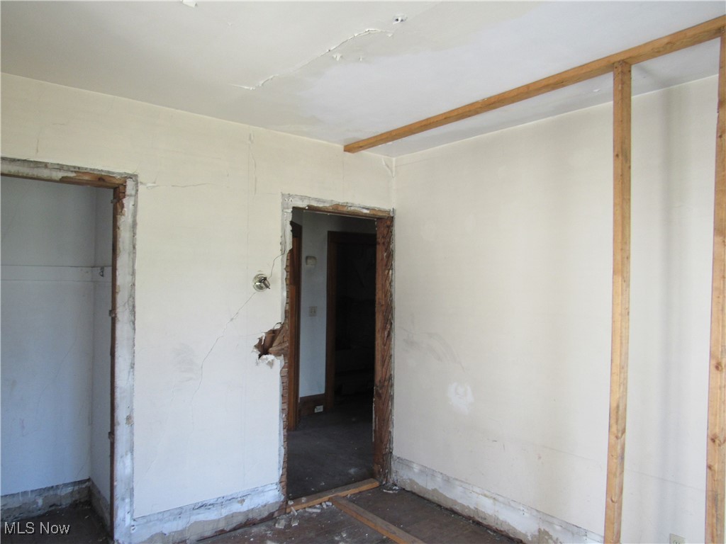 325 Hillwood Drive, Akron, Ohio image 17