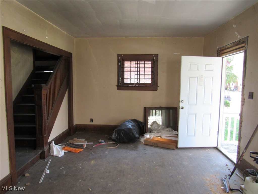 325 Hillwood Drive, Akron, Ohio image 3