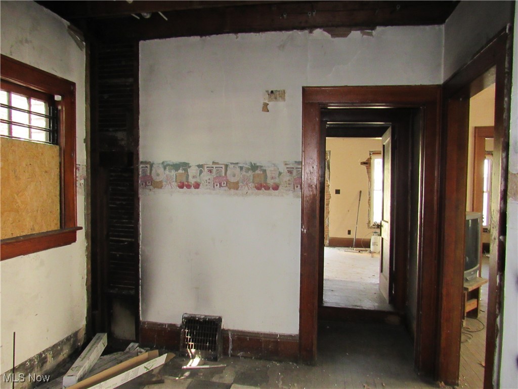 325 Hillwood Drive, Akron, Ohio image 10