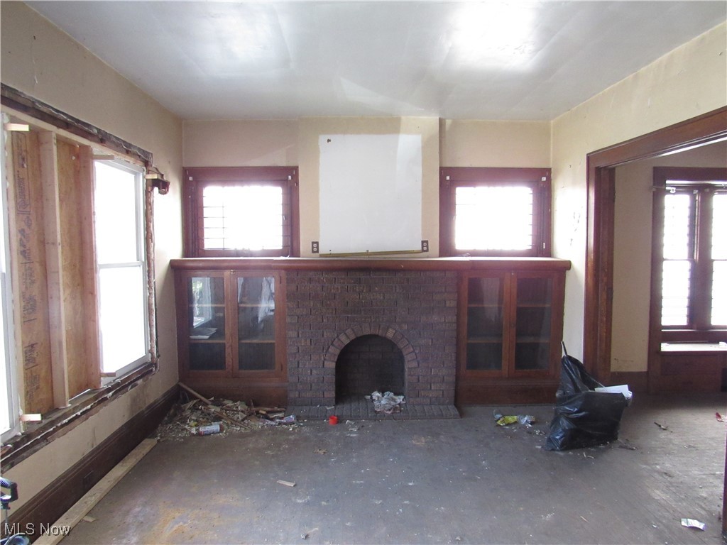 325 Hillwood Drive, Akron, Ohio image 2