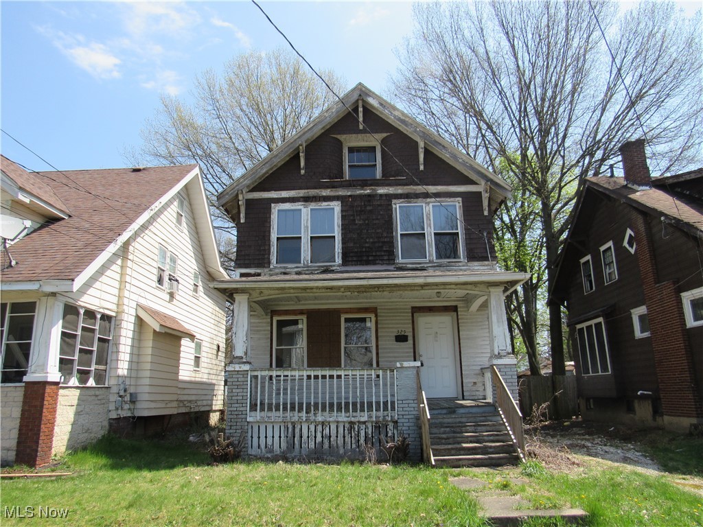 325 Hillwood Drive, Akron, Ohio image 1