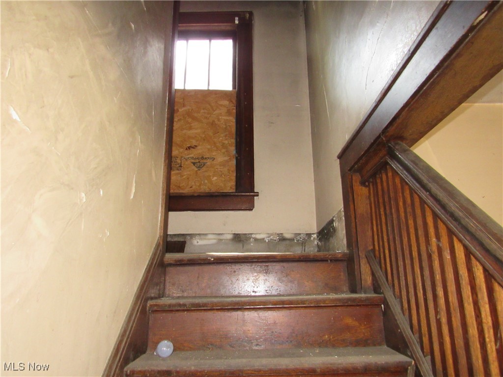 325 Hillwood Drive, Akron, Ohio image 11