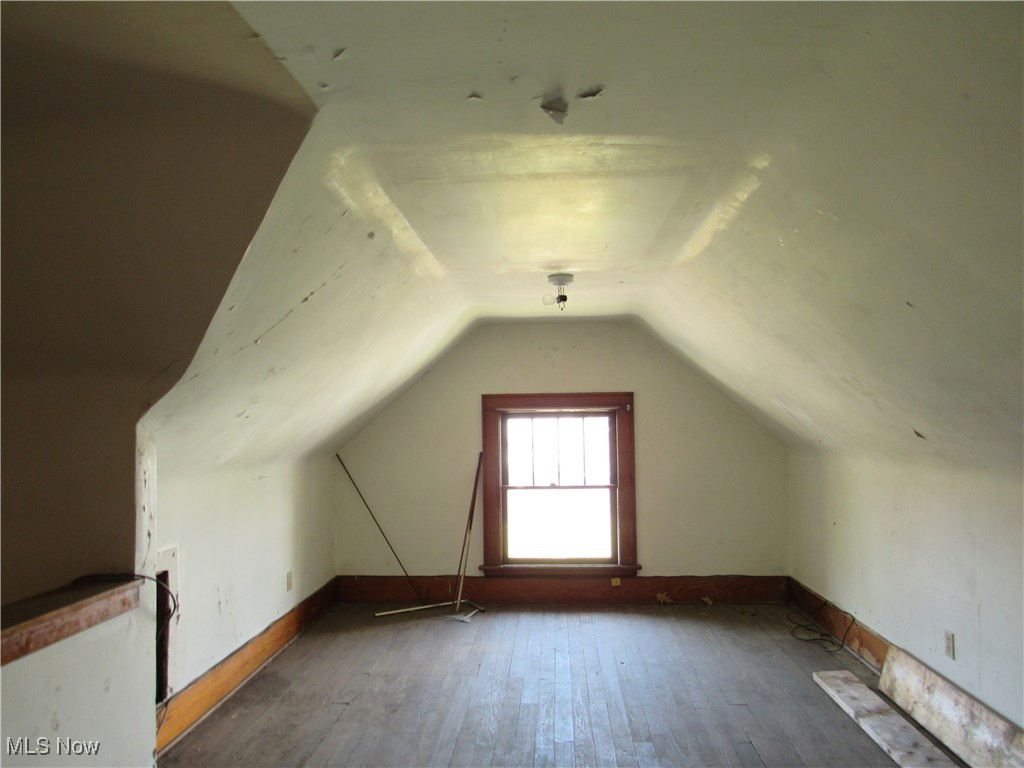 325 Hillwood Drive, Akron, Ohio image 27