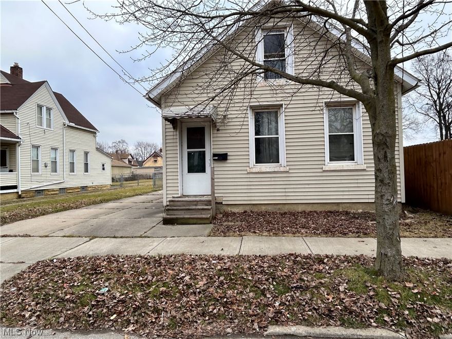 Located in the S. Broadway area awaits a 4 bedroom 1 bath home for a new owner. This home needs some repairs. Buyers to do their own due diligence. 1 bedroom main floor. 2 car garage. Buyers/Investors you will need to contact a buyers agent. The listing agent cannot represent you. No access codes are given to anyone but a licensed agent. Cash only. Priced to sell. Selling as-is, seller to make no repairs. No verbal offers accepted. No escalation clauses. Do your due diligence PRIOR to writing an offer.