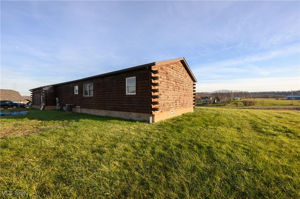 Photo of 8200 Cutler Road SW, Sherrodsville, OH 44675 (MLS # 5176305)